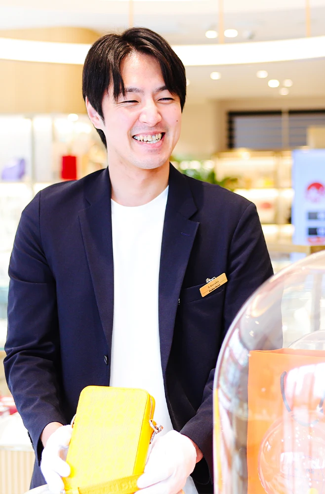 ご紹介しましたスタッフ以外にも、商品知識豊富な
                    スタッフが数多く在籍しております。