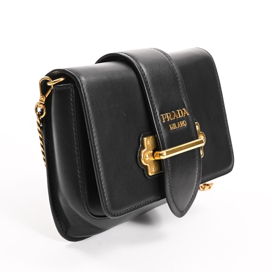 プラダ カイエ レザーショルダーバッグ / ハンドバッグも ≪気品溢れる≫【PRADA】カイエ レザー ショルダーバッグ (PRADA