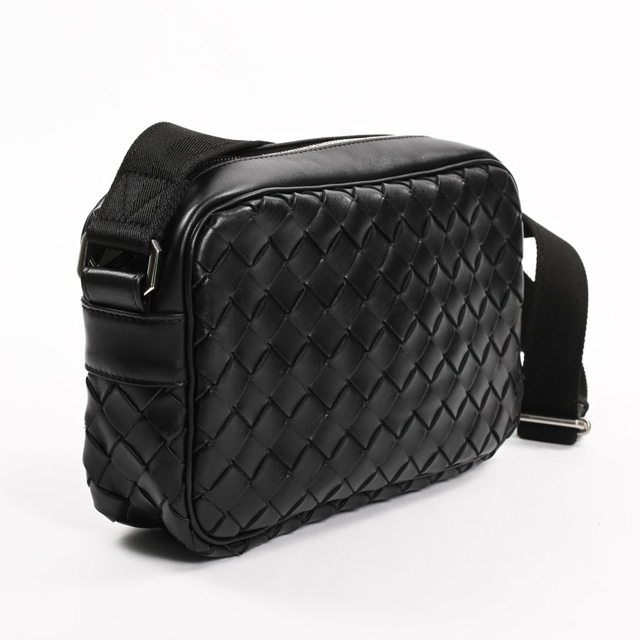 現行】ボッテガヴェネタ ショルダーバッグ イントレチャート フロント