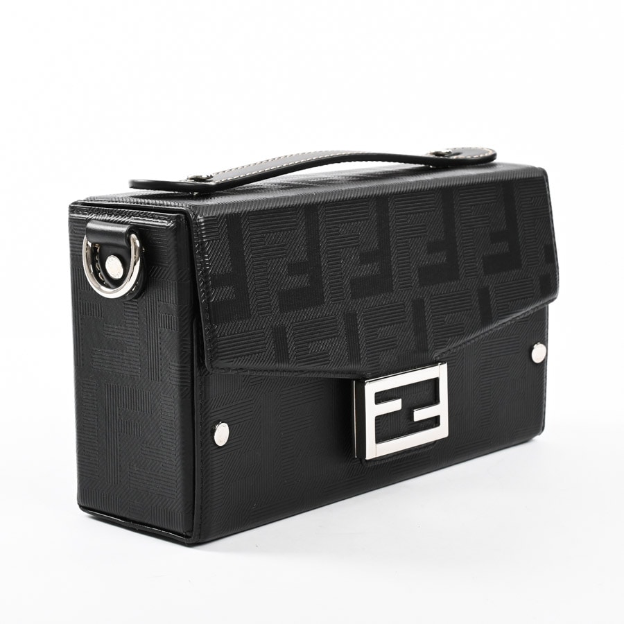 【最終値下げ】FENDI iPhone 14 レザーケース 最終値下げ】FENDI iPhone 14 レザーケース