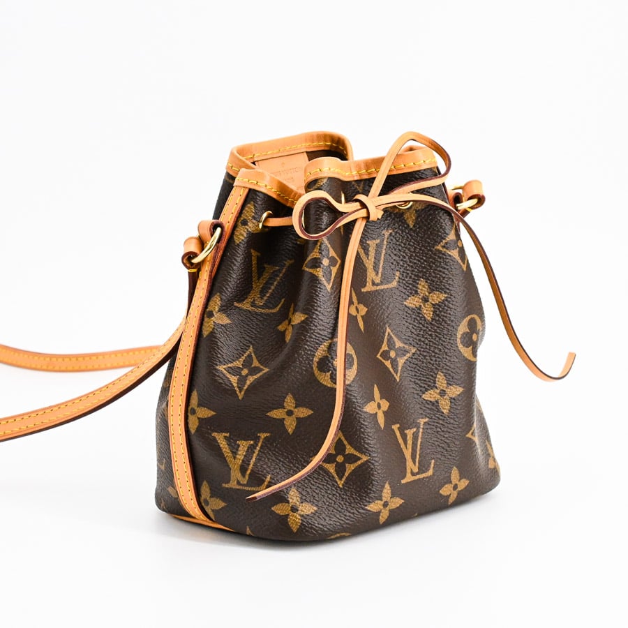 手数料バック期間のみ　値下げ　VUITTON ルイヴィトン　グラディエント　Tシャツ　カットソー　半袖　シャツ　極美品 Louis Vuitton（ルイヴィトン）バッグの型番・品番の調べ方、命名規則