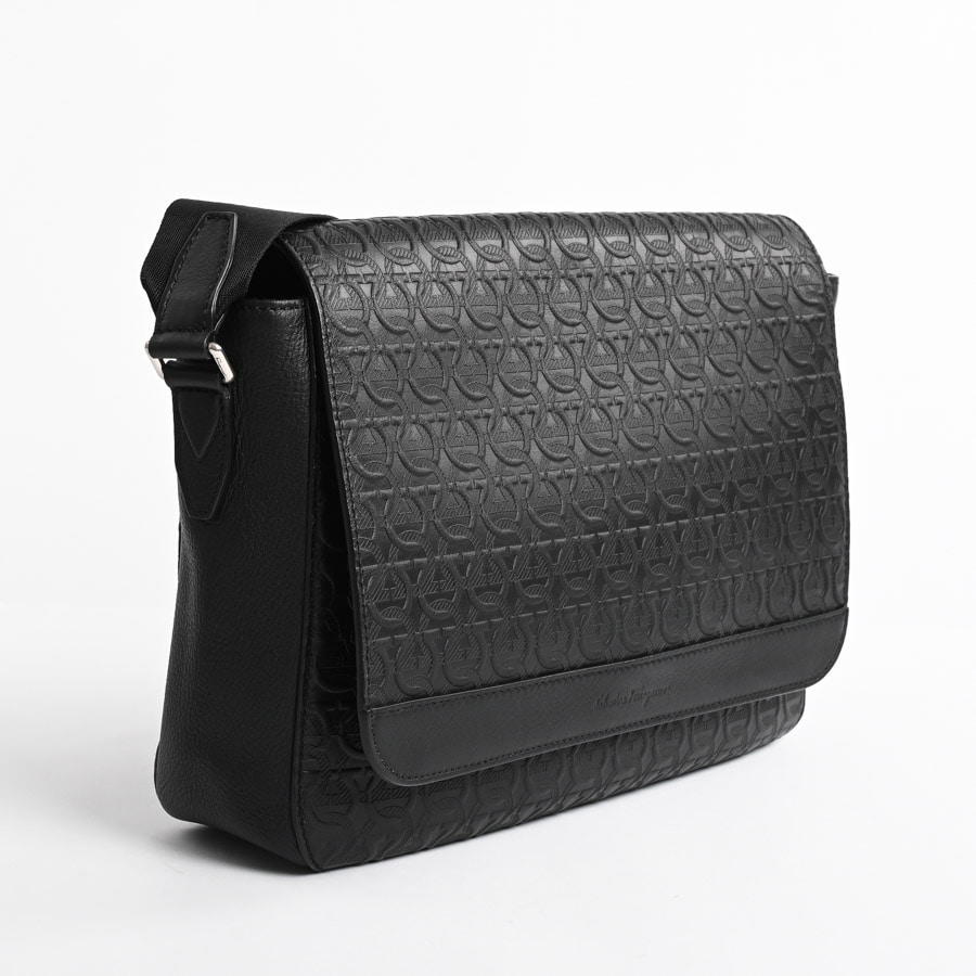 メッセンジャーバッグ(約W31xH26xD8.5cm(実寸) ブラック