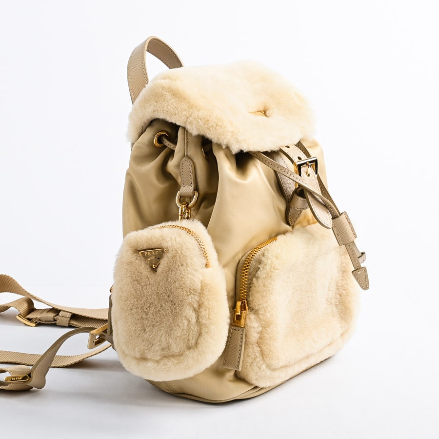 新品 PRADA プラダ 1BZ074 ムートン リュック ナイロン ファー 新品 PRADA プラダ 1BZ074 ムートン リュック ナイロン ファー