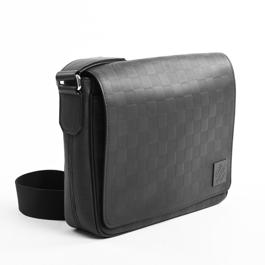 ディストリクトPMNV3(約W25xH21xD6cm(実寸) ブラック): ブランドバッグ