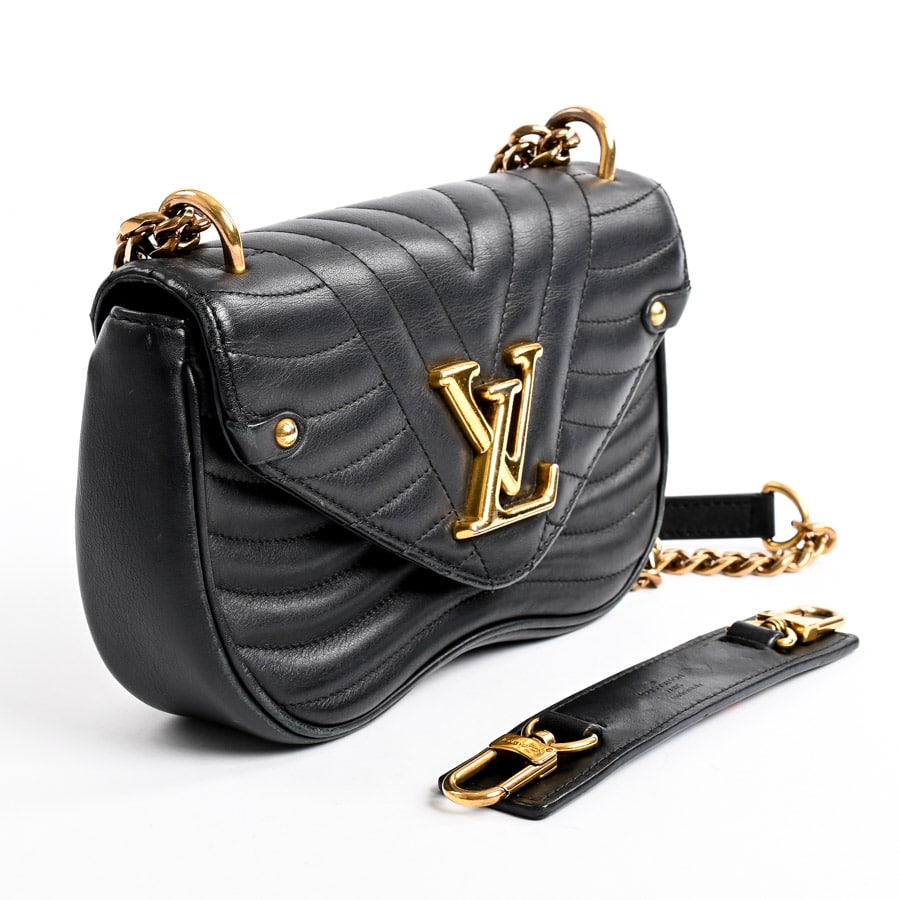 ニューウェーブチェーンバッグPM(約W23xH14xD5.5cm(実寸) ブラック