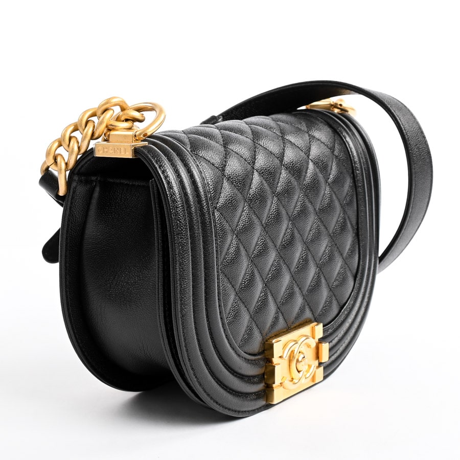 ボーイシャネルラウンドショルダーバッグ(約開口部W20xH16xD6cm(実寸