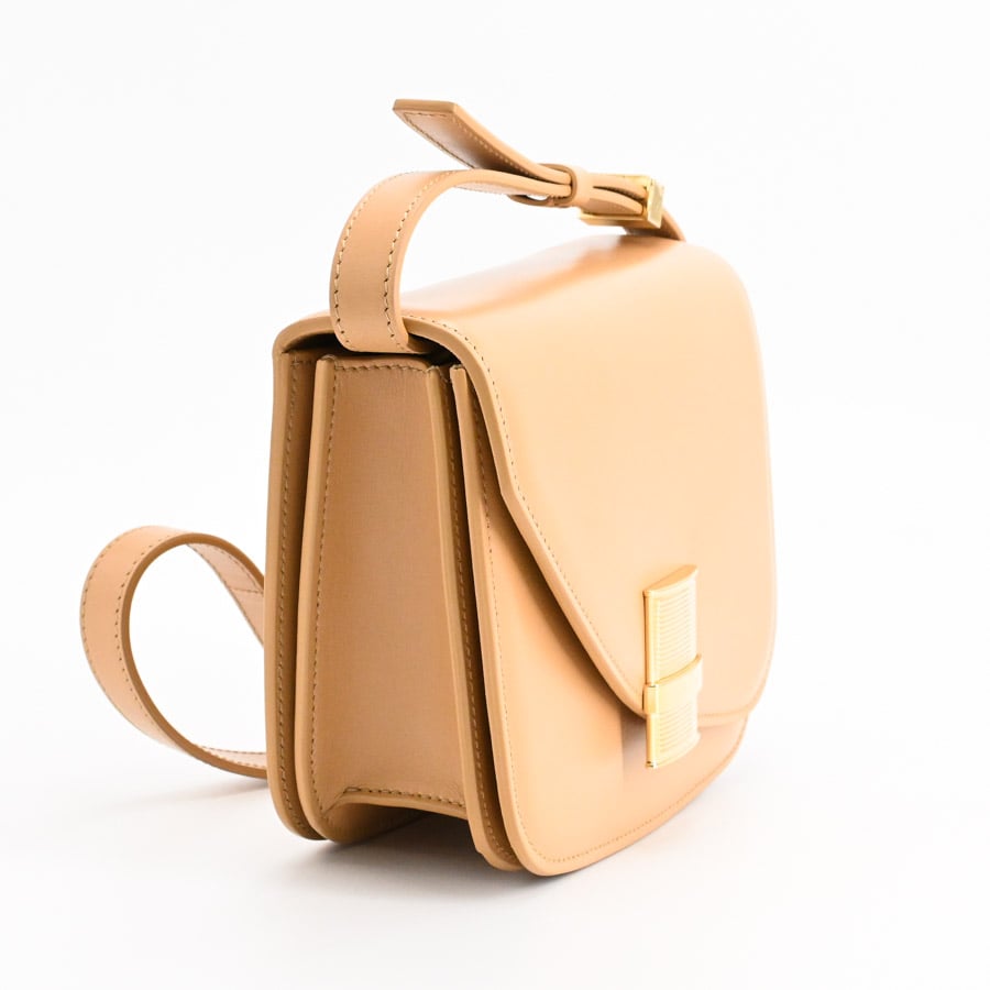 ショルダーバッグ(最大約W19xH14xD5cm(実寸) ベージュ): ブランド