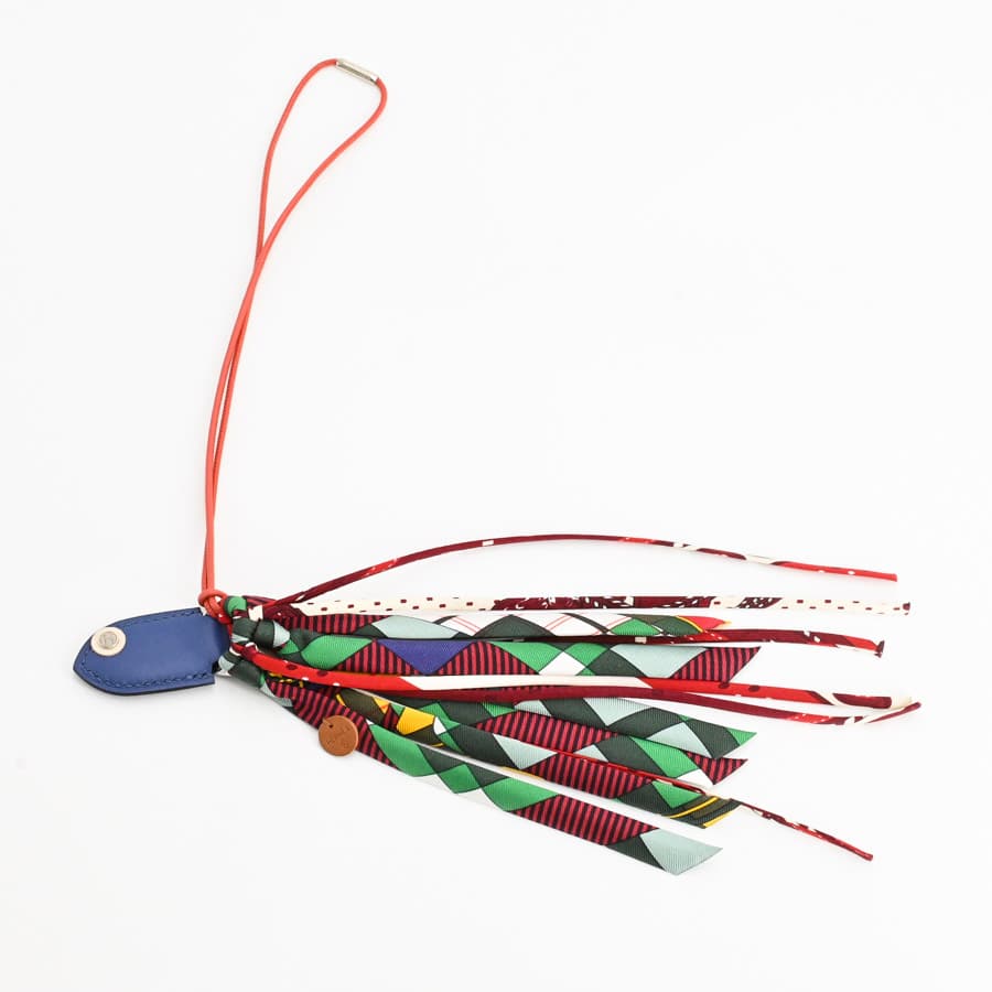 プティアッシュチャーム(全長:約45(尾びれ除く場合24)cm チャーム:約