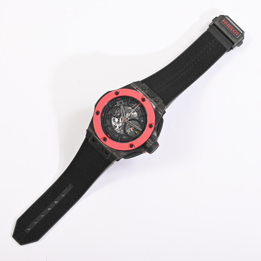 （art）HUBLOTビックバンウニコ　レッド ラバーベルト 技術的に超困難！ 目の覚めるレッドカラーをセラミックで表現した