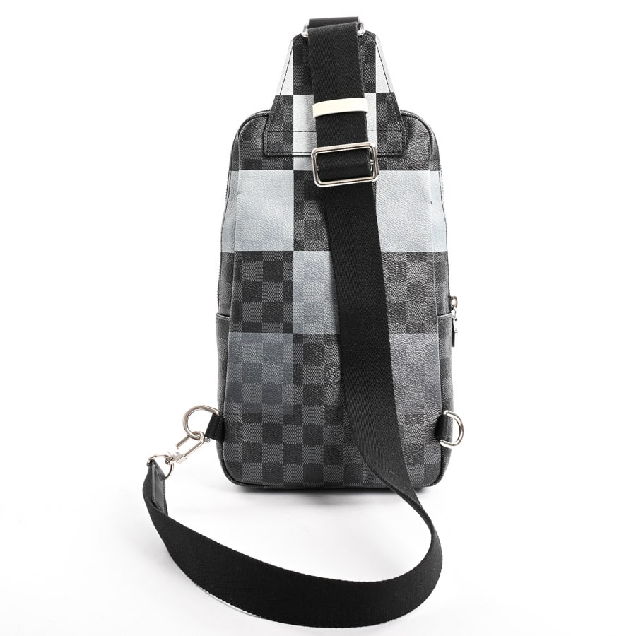 アヴェニュースリングバッグ(約W18xH30xD5cm(実寸) ブラック