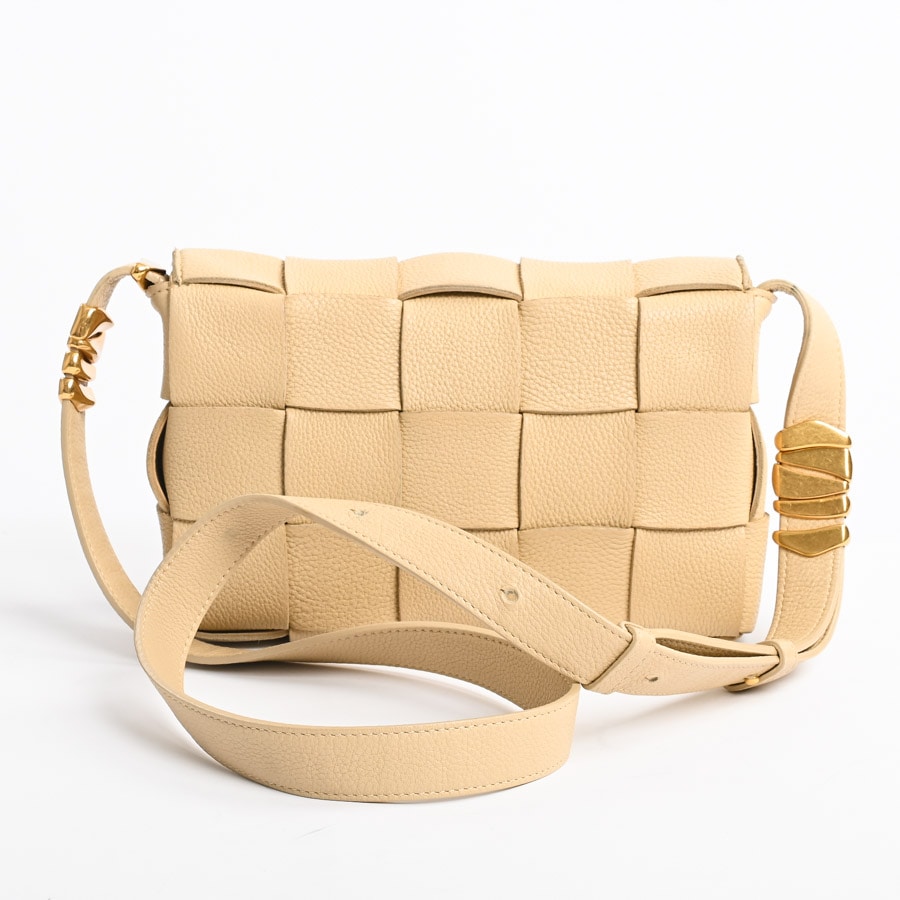 Bottega Veneta カセットショルダーバッグ BOTTEGA VENETA パテッド カセット クラシック ショルダーバッグ