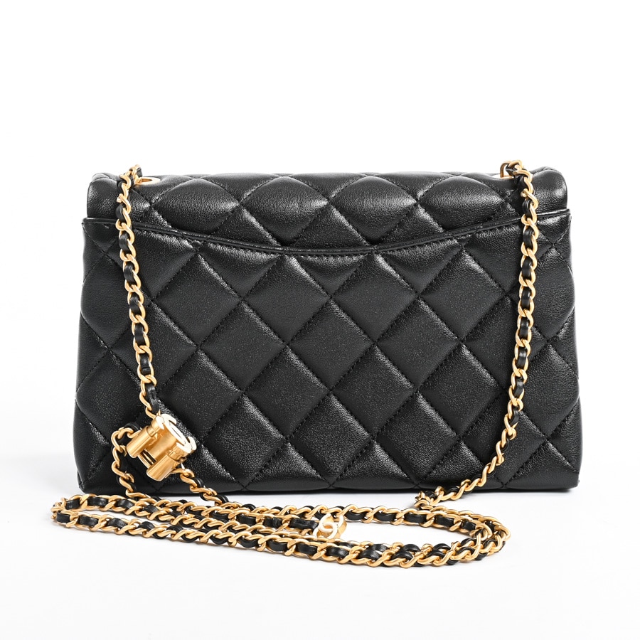ＧＷ限定セールCHANEL ラムスキン バッグ シャネル ミニチェーンバニティ ピンク レディース ラムスキン