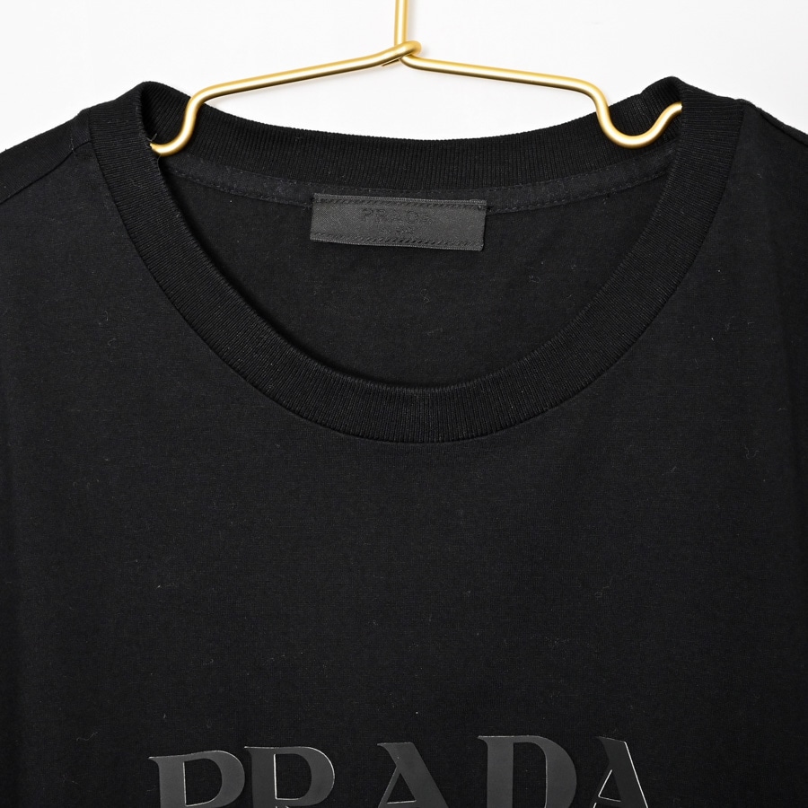【希少デザイン・美品】プラダ☆PRADA ラバーロゴ Tシャツ ダークグレー PRADA (プラダ) エンボスロゴ クルーネック スウェット 半袖 T