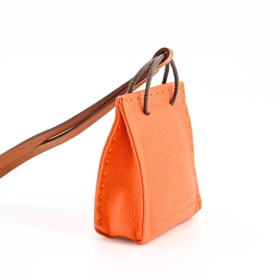 新品 HERMES エルメス サックオランジュ チャーム（オレンジ） エルメス)サック・オランジュ オレンジショッパー型チャーム (HERMES