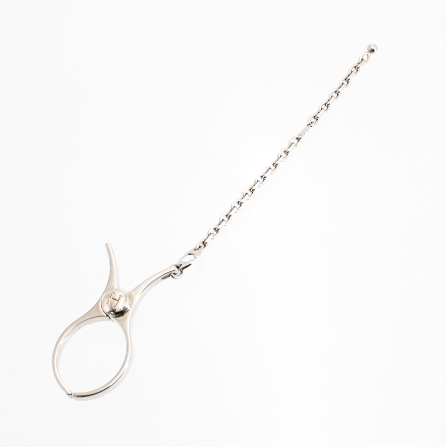 フィルー(金具含む全長:約19cm チャーム:約W3xH6cm(実寸) シルバー