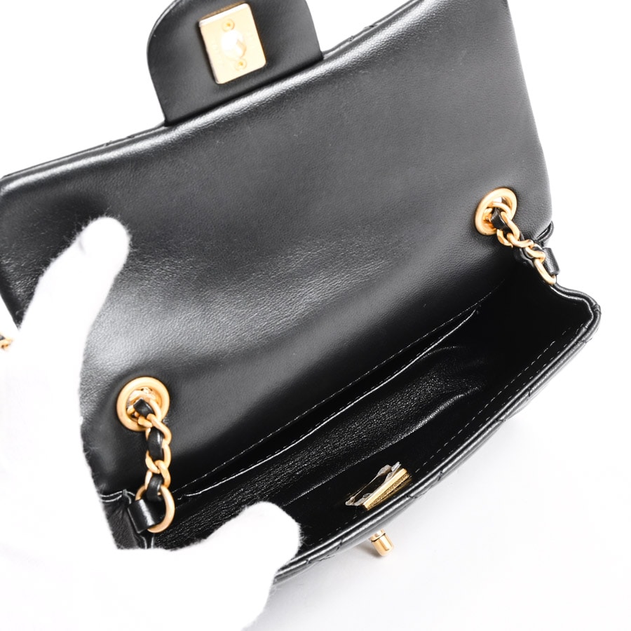 【大人気！入荷極小】CHANEL ミニフラップバック（ミニマト） 大人気！入荷極小】CHANEL ミニフラップバック（ミニマト
