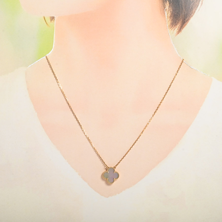 ヴィンテージアルハンブラ VCARA45900 Van Cleef & Arpels Vintage Alhambra Pendant 18K Yellow Gold