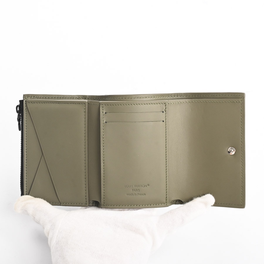 新品同様 新作 ルイヴィトン モノグラムシャドウ ヴィクターウォレット グリーン ルイヴィトン モノグラムシャドウ ヴィクターウォレット