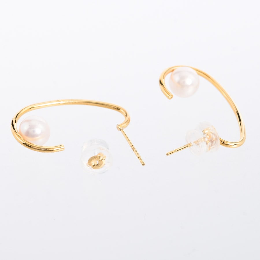 パール ロゴチャーム ピアス 210.jpg