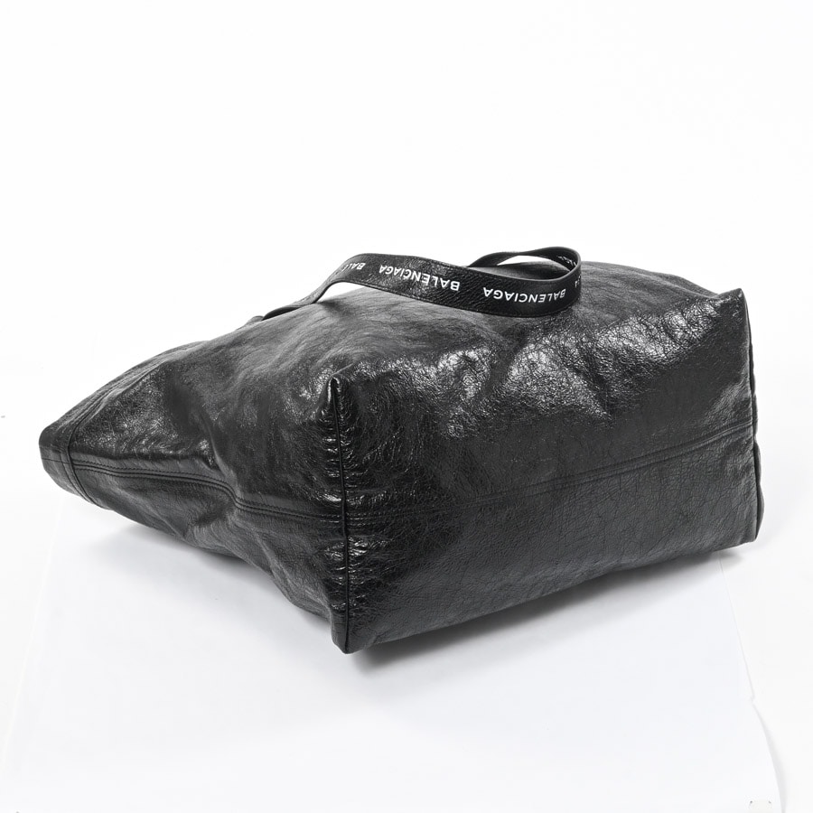 Balenciaga carry shopper m online