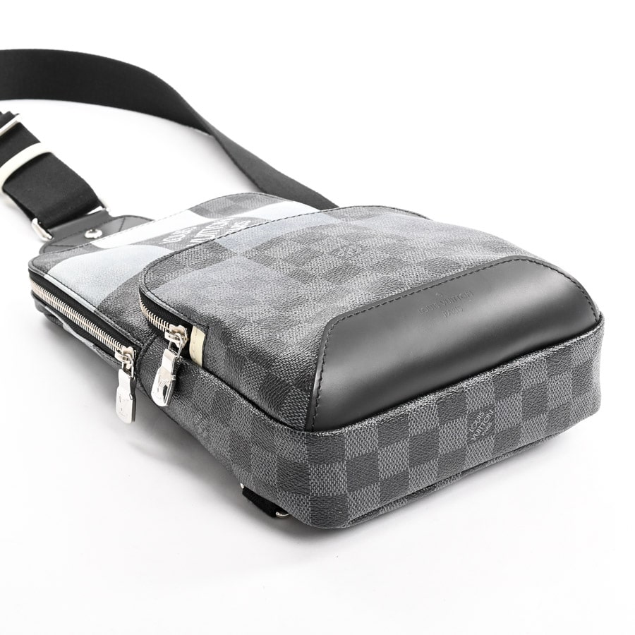 アヴェニュースリングバッグ(約W18xH30xD5cm(実寸) ブラック