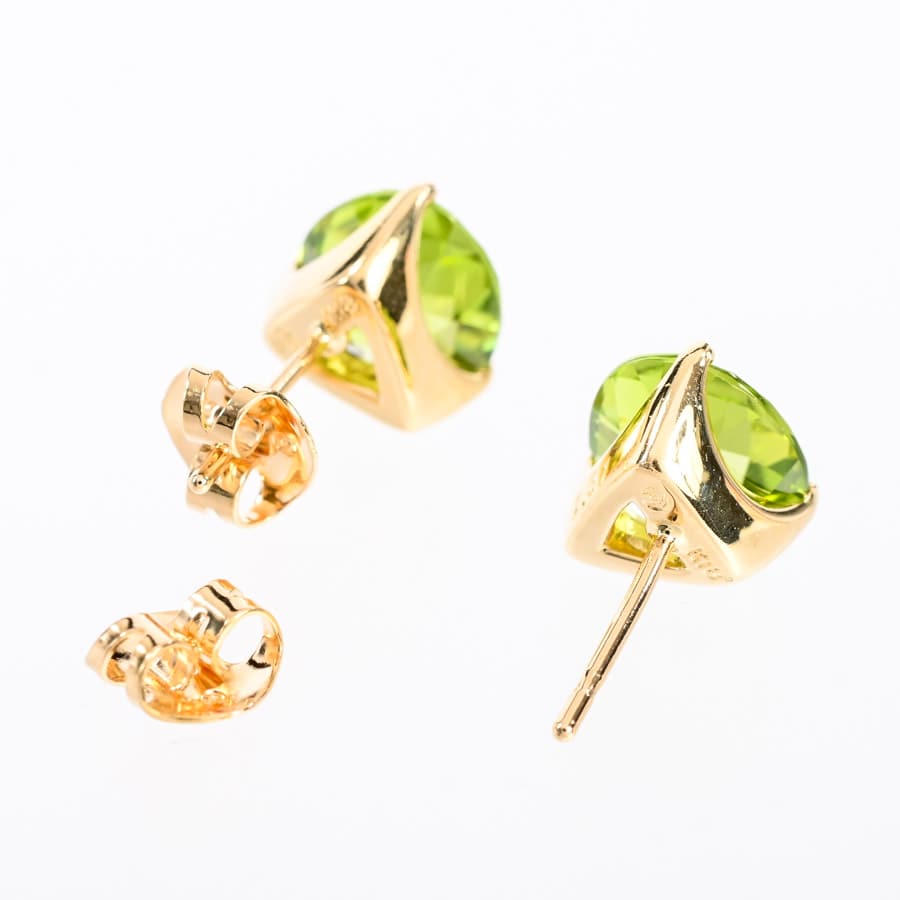 ピアス ペリドット K18 イエローゴールド 約5mm 高品質 シリコン製ダブルロックキャッチ仕様 一粒留