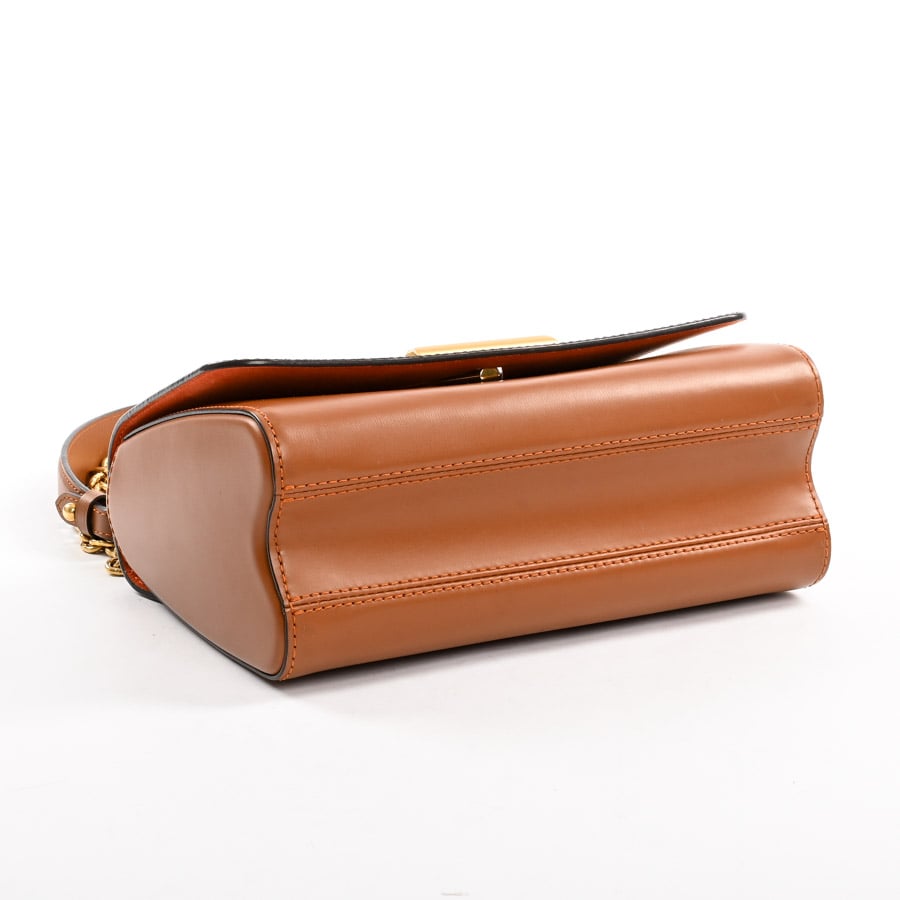 ツイストMM(約W23xH17xD9cm ブラウン): ブランドバッグ【公式