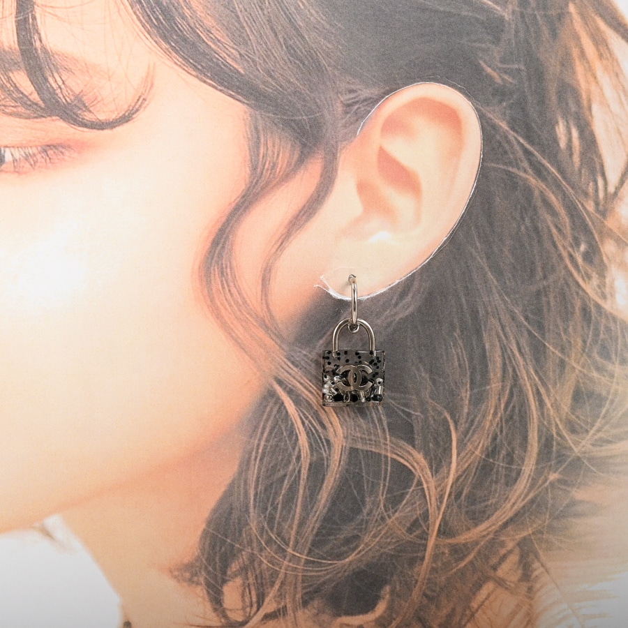 ピアス(チャーム:約W17xH35mm クリア / ブラック): ブランドジュエリー