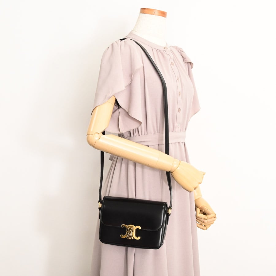 25AW☆直営店 CELINE ティーン トリオンフバッグ 188423GR5.02CM ティーン トリオンフ バッグ / シャイニーカーフスキン - ぺブル