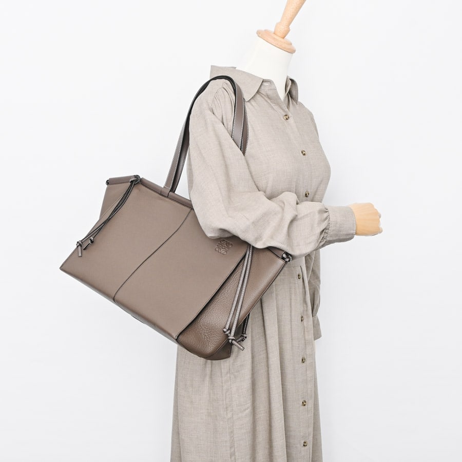 LOEWE ロエベ クッショントート スモール ライトオート