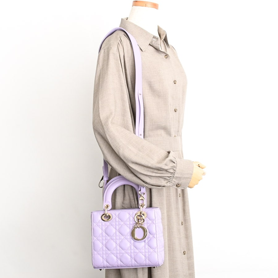 Dior ABCチャーム My ABCDior Letter A Badge Pale Gold-Finish Metal | DIOR
