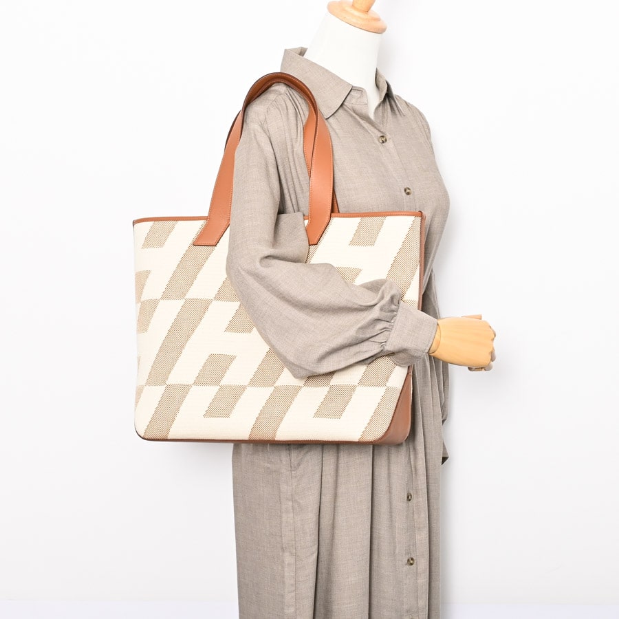 【HERMES】上品さ◎ ☆ アンビエGMトートバッグ ☆ 定番人気からGM登場】エルメス アンビエGM トートバッグ (HERMES
