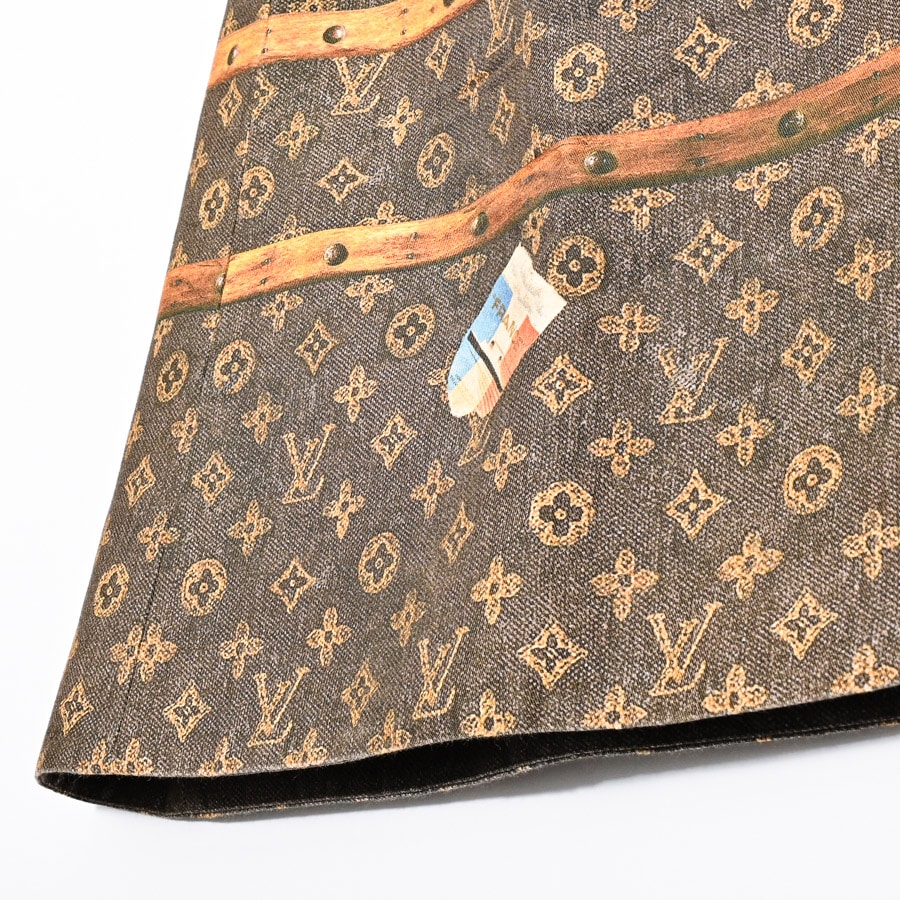 訳ありお買得！ LOUIS VUITTONベージュスカート Louis Vuitton ベージュ ロゴプリント タイトスカート