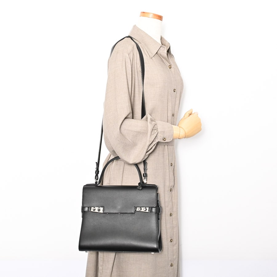 希少美品❤️ デルヴォー delvaux タンペート MM デルヴォーの名品バッグ「タンペート」にシリーズ初のビッグサイズが