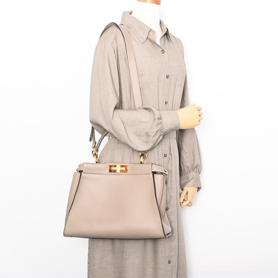 ピーカブーミディアム | 8BN290-3ZL | ハンドバッグ | カーフ ピーカブーミディアム | 8BN290-3ZL | ハンドバッグ | カーフ