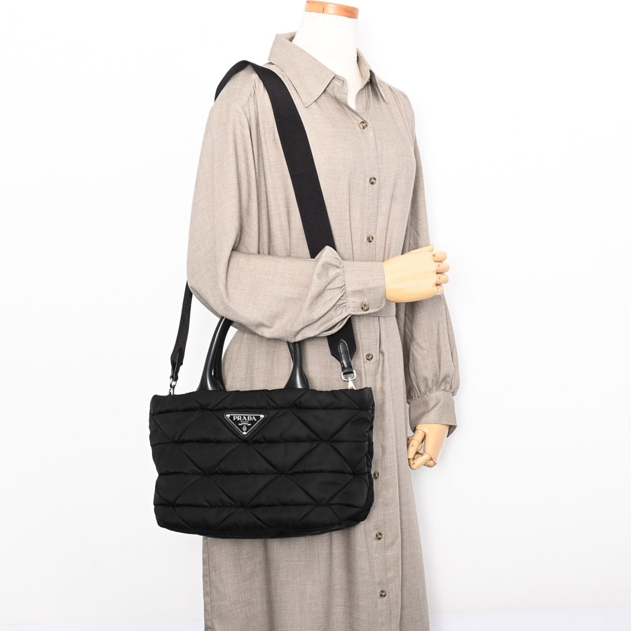 プラダ　スモールパデッドRe-Nylonトートバッグ　ショルダー　1BG436 PRADA プラダ スモール パデッド Re-Nylon 1BG436 2Way トート