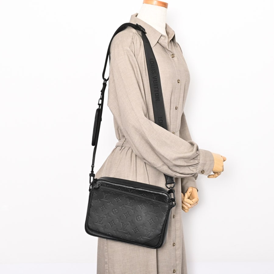 トリオメッセンジャー(約W25xH18.5xD7cm ブラック): ブランドバッグ