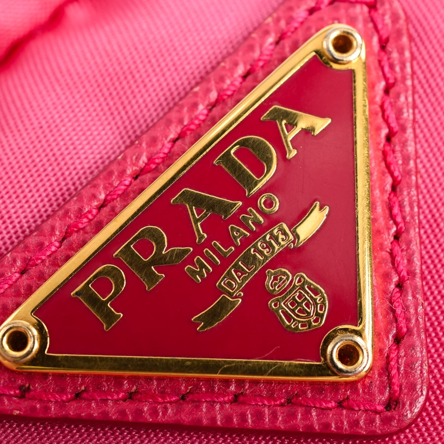 PRADA ポーチ　ピンク　未使用 PRADA - PRADA(プラダ) ポーチ - ピンクの通販 by ブランディア