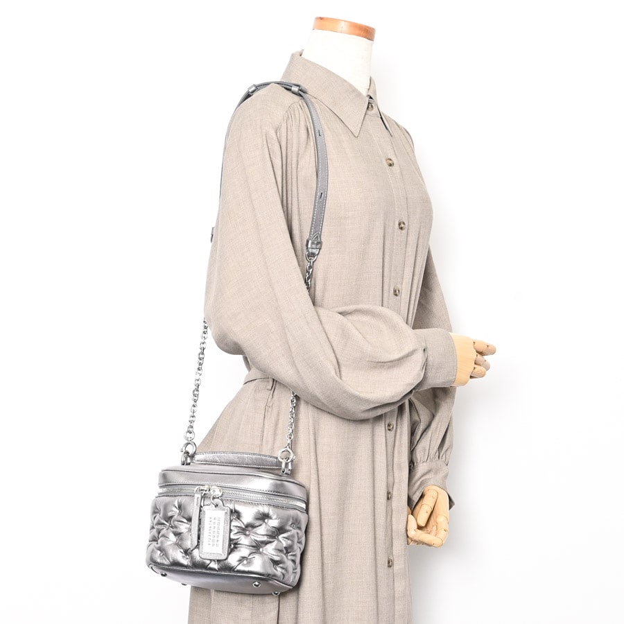 【中古】 Maison Margiela メゾンマルジェラ グラムスラム バニティバッグ SB2WD0091 ショルダー 化粧ポーチ ナンバー ナンバリング レディース 25002333 AO 中古】 Maison Margiela メゾンマルジェラ グラムスラム バニティ