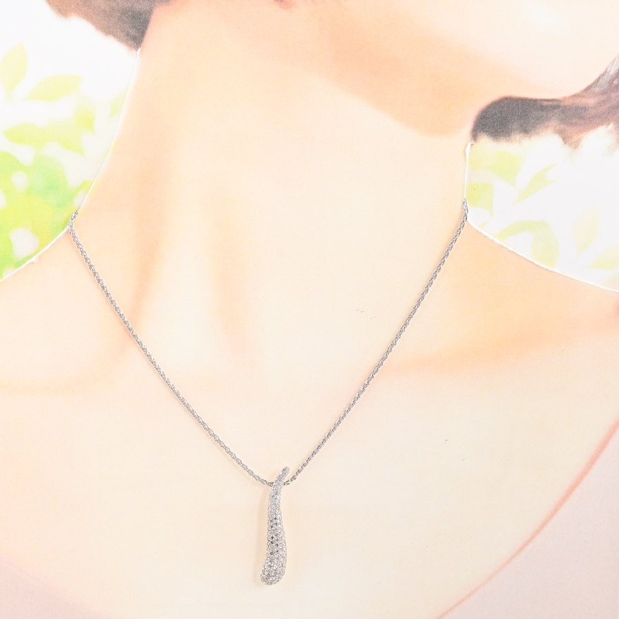 ダイヤ ネックレス(チェーン長さ(留め具含):約64cm チャーム:約