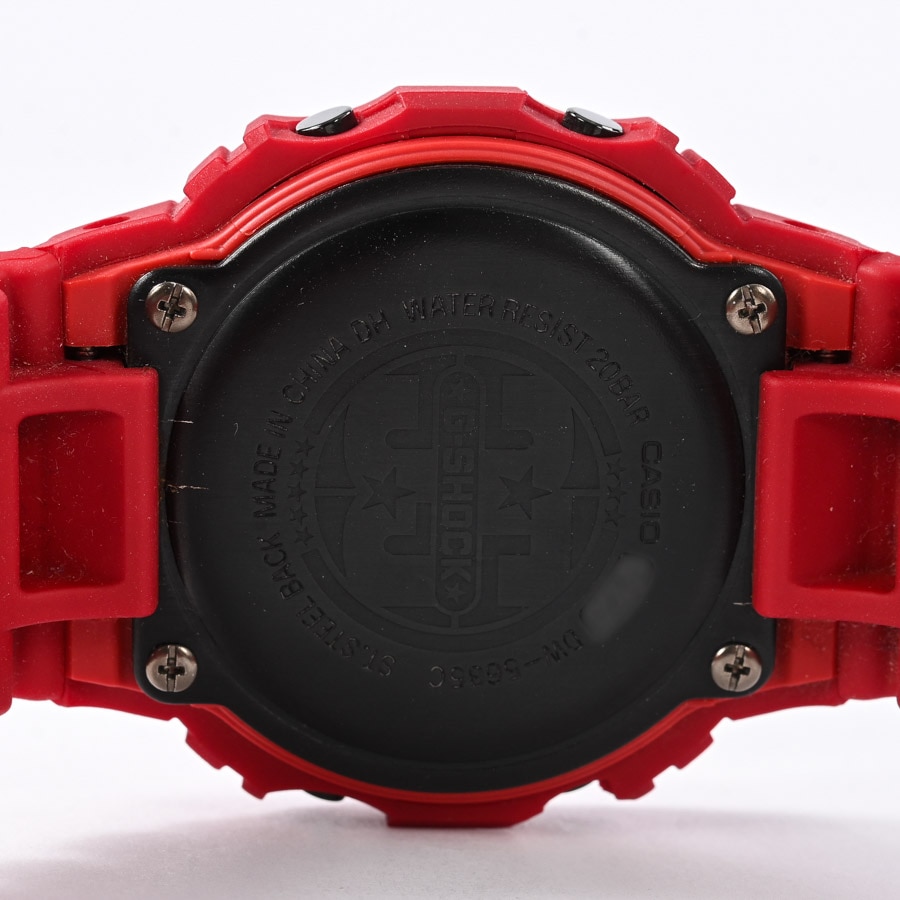 B'z×G-SHOCK レッド 3Sをコンセプト GIEZ、G-SHOCKのブランドカラー“レッド”に彩られ