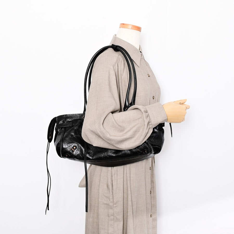バレンシアガ ルシティ 845704 6226827 ルシティ | 845704 | ショルダーバッグ | カーフ | 中古SA品