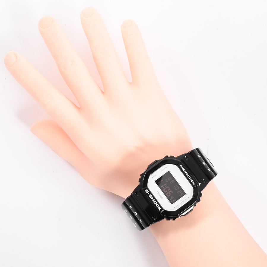 G-SHOCK MEDICOM TOY コラボレーションモデル | DW-5600MT-1JR