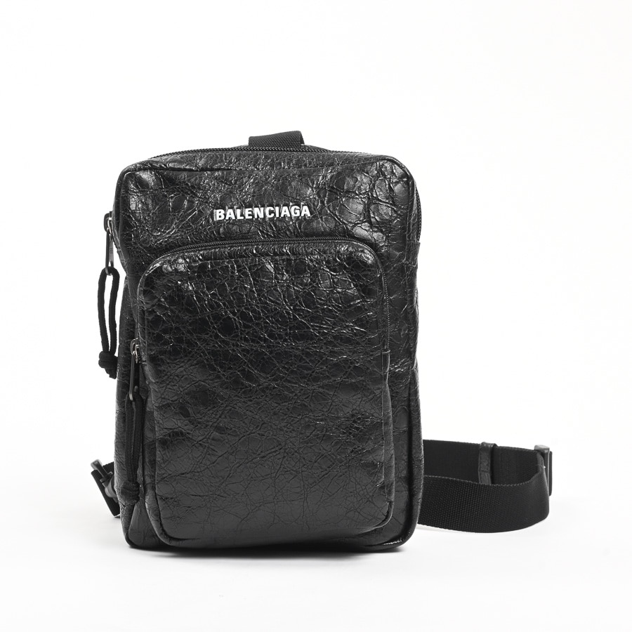 エクスプローラークロスボディメッセンジャーバッグ ブラック 約W15xH25xD3.5cm(実寸)
