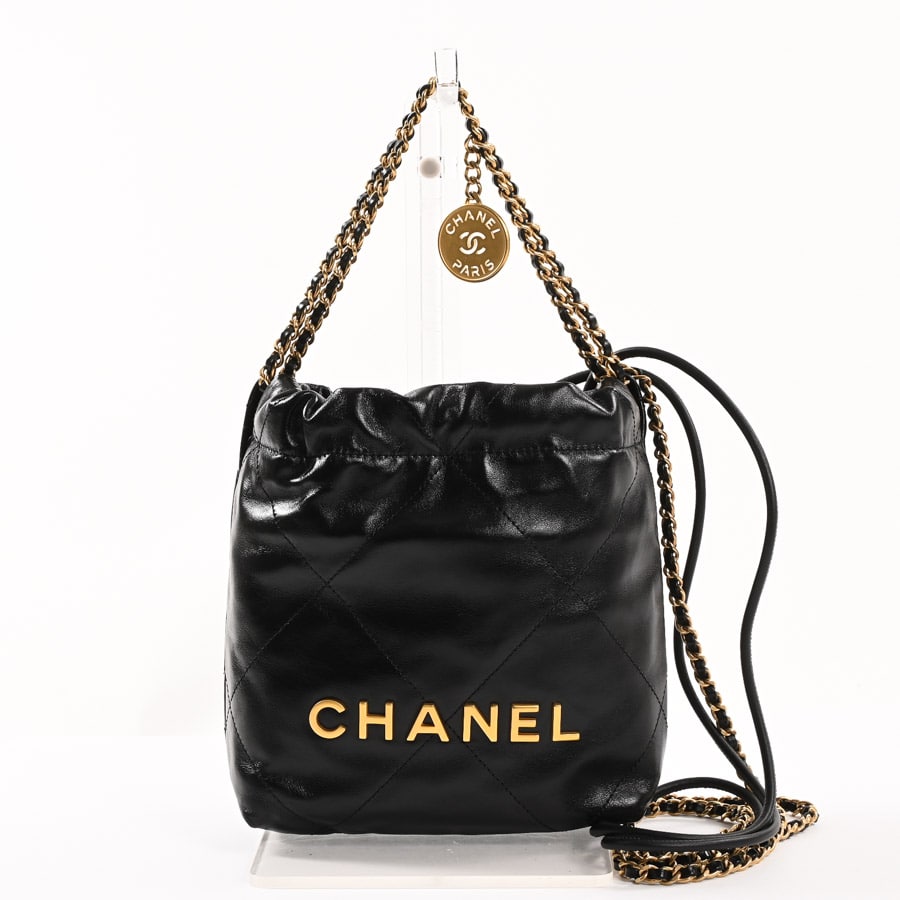 CHANEL22ミニハンドバッグ ブラック 約W17xH19xD6cm(実寸)