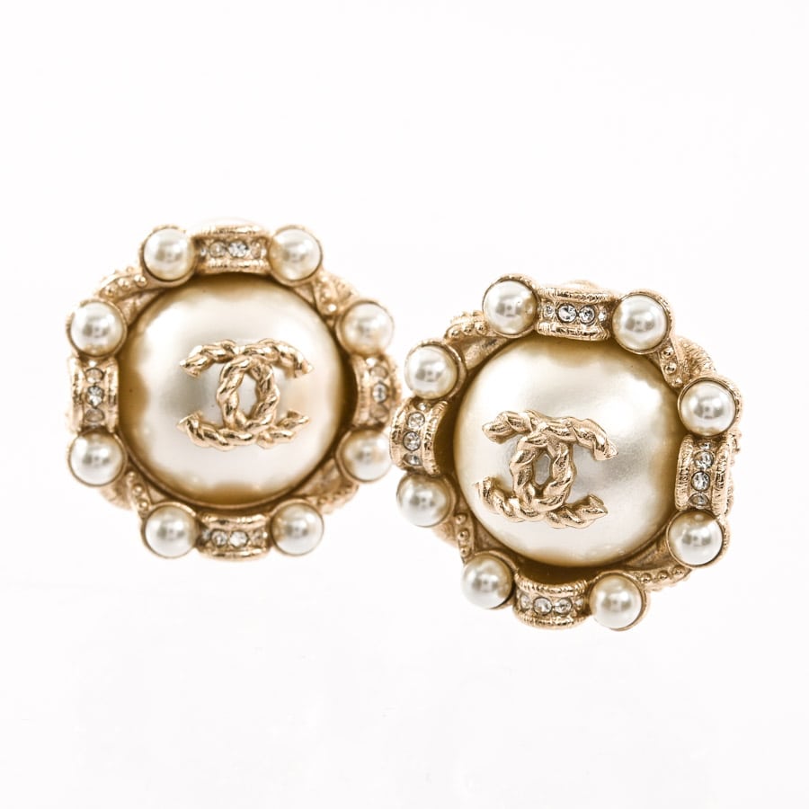 イヤリング ホワイト チャーム:約W23xH23mm