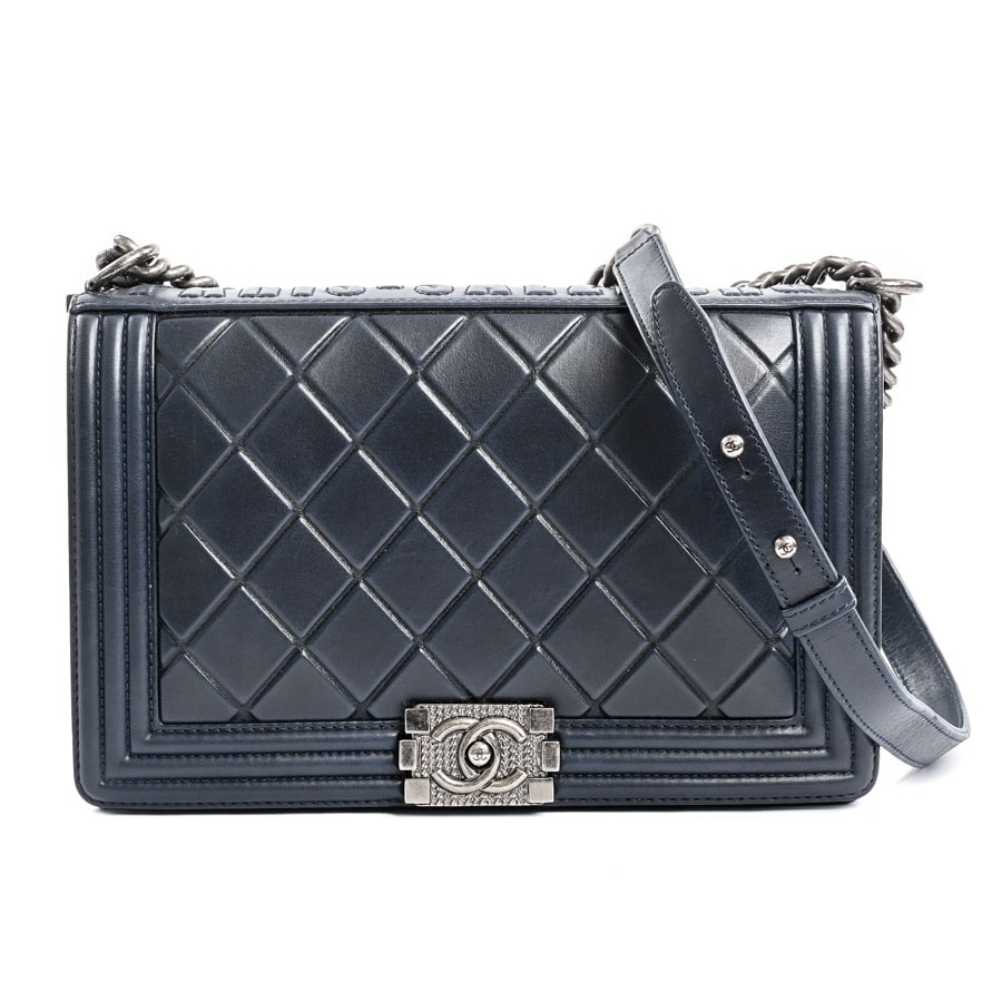 ボーイシャネルラージハンドバッグ ネイビー 約W28xH17xD7cm(実寸)