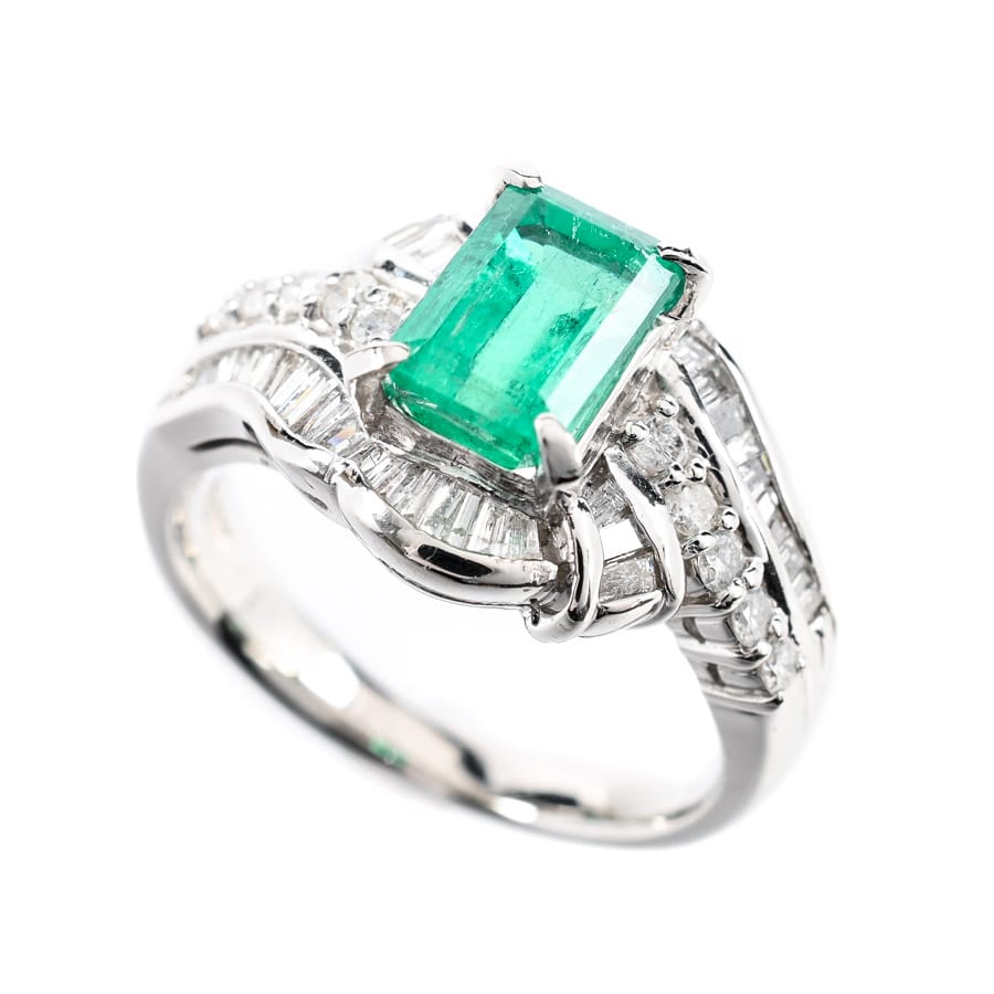 【中古A品】  ノンブランドジュエリー エメラルド リング   プラチナ900 横浜関内店