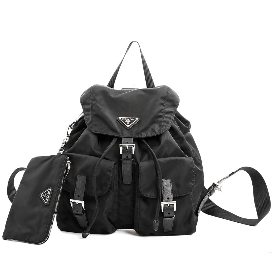 ポーチ付きミディアムRe-Nylonバックパック ネロ W30xH32xD15cm