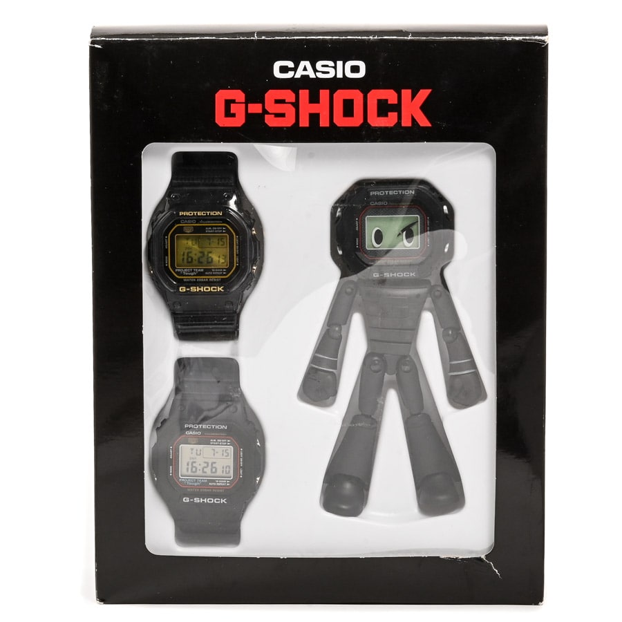 G-SHOCK　30周年記念モデル ブラック いずれもケース:約43mm(実寸)